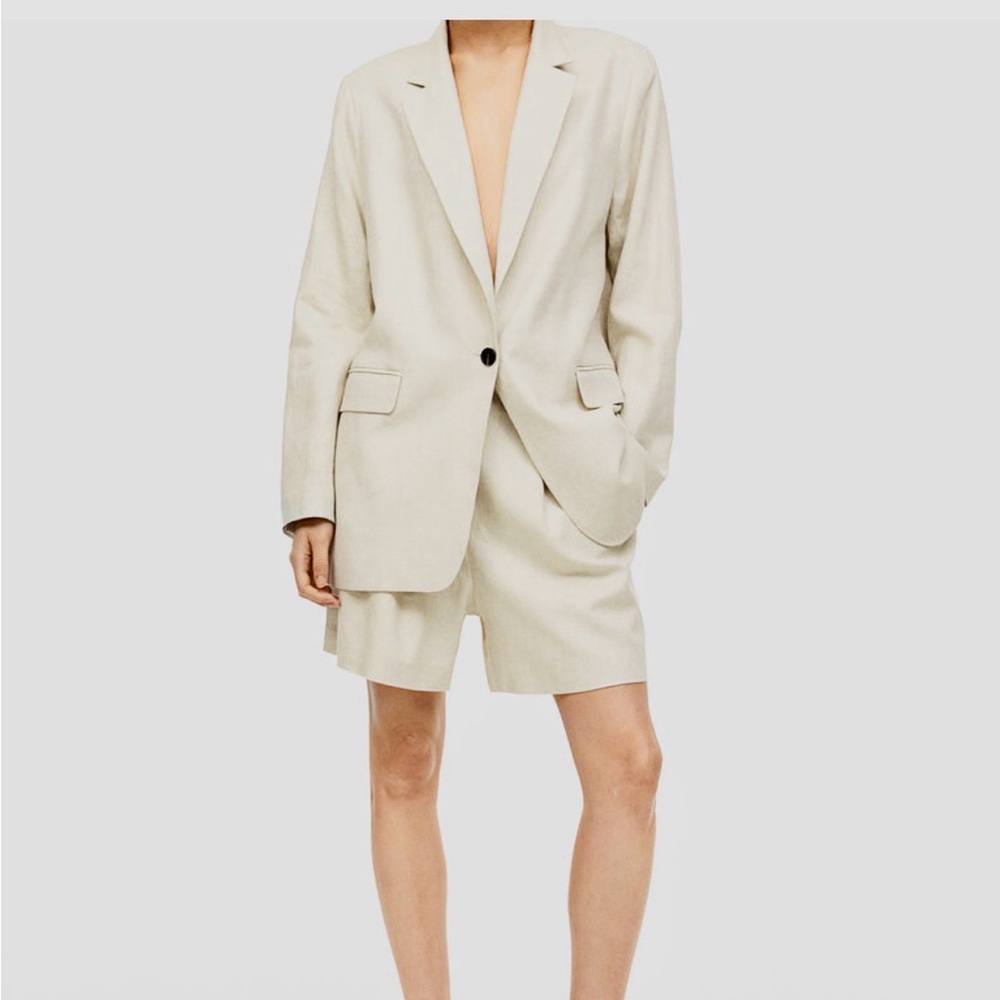 H&M Tan Women's Shorts - Mid Thigh length